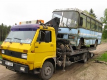 Buss on puksiiril Buss on puksiiril
